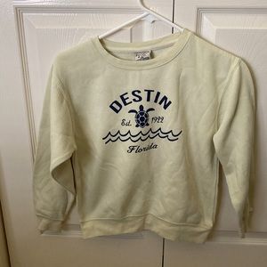 Pacific and co color are yellow and blue size is a large